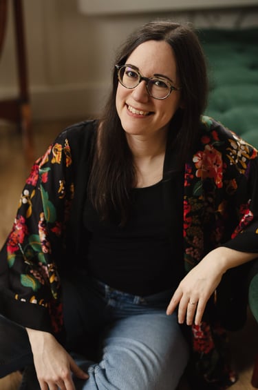 professional coach manef - Marie-Aurélie Nef sitting