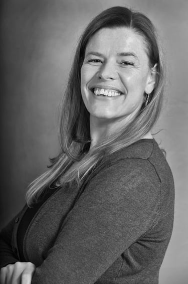 Black and White Headshot Anna Wakefield 