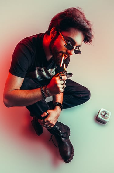 Portrait photo provocateur, réalisé en studio photographique par un photographe et vidéaste autour de Pau.