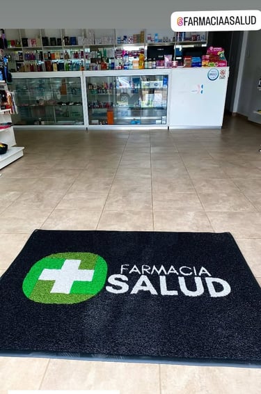 Felpudo con logo personalizado de Farmacia Salud