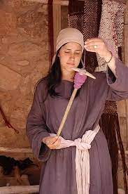 Woman's typical garment in 1 BC Bethlehem