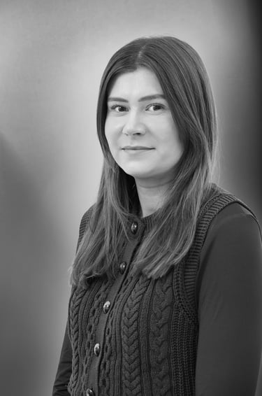 Black and white headshot Sophie O'Leary 