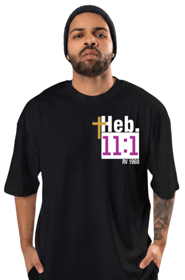 Remera negra premium Escrito Está diseño urbano.