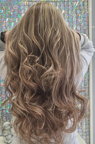 long wavy blonde hair