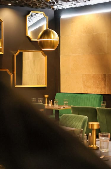 Salle conviviale du restaurant La Parisienne à Nîmes pensée pour le confort des clients