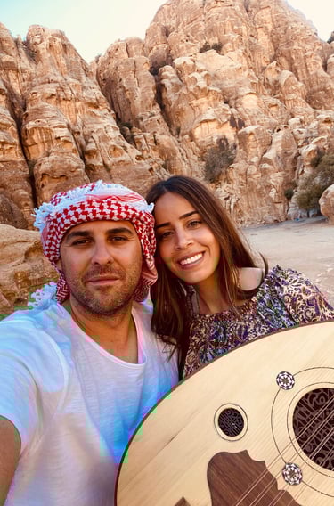 Dani y Dania Al Qudah, fundadores de Exclusive Jordan, presentando la esencia de Jordania con autenticidad y hospitalidad