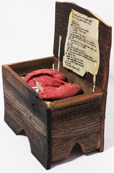 karine-nguyen-van-tham-seuil, boite en bois, chaussure et tapis sculptés, teintures végétales, poeme