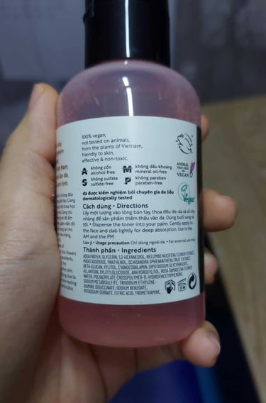 Thành phần nước sen cocoon toner