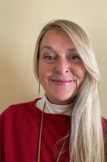 A photograph of Dr Siobhan Henley smiling