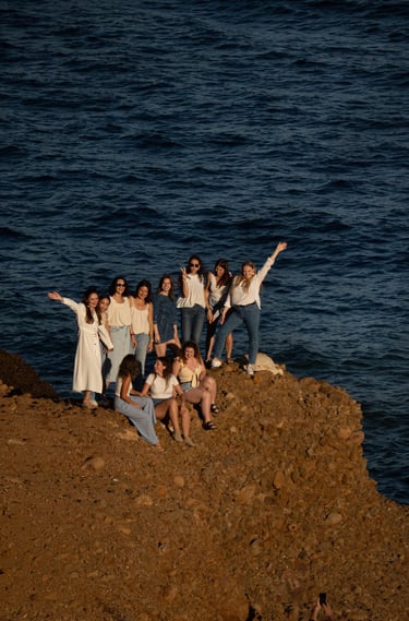 groupe enterrent de vie de jeune fille dans les calanques 