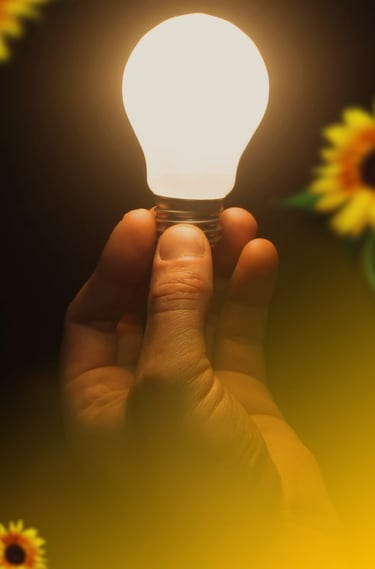 Imagem de uma lâmpada. Busca transmitira as ideias de criatividade e inovação.