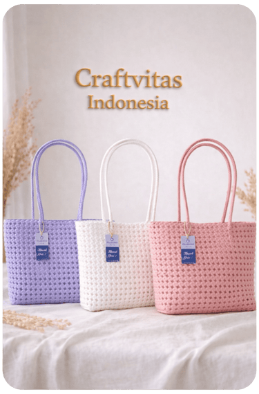 Tas anyaman plastik model Sekar handmade dari Craftvitas Indonesia dengan desain elegan dan eksklusif