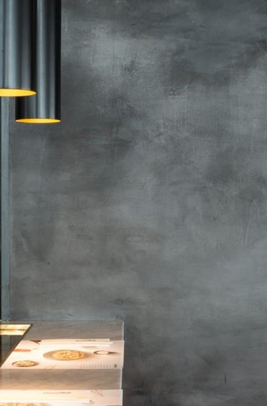 alçı boya uygulaması sonrası yenilenmiş oda görünümü