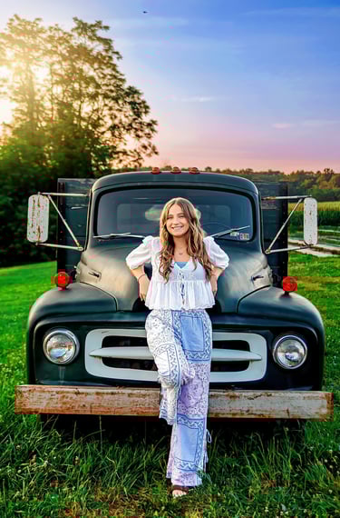 Lancaster PA Senior pictures at Country Joy Flowers by Elizabethtown PA senior picture photographer