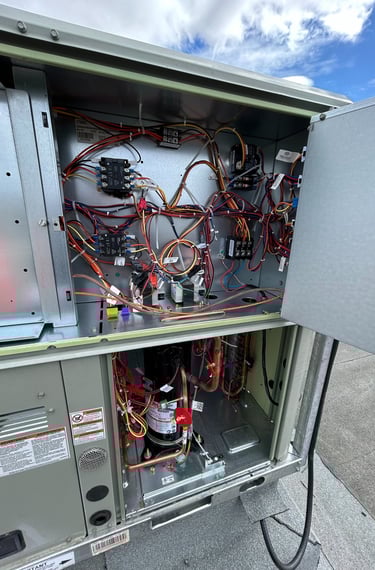 Entrepreneur électricien, à Québec et Lévis, appel urgence électrique en moins de 24 heures.