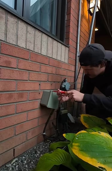 Entrepreneur électricien, à Québec et Lévis, appel urgence électrique commercial.
