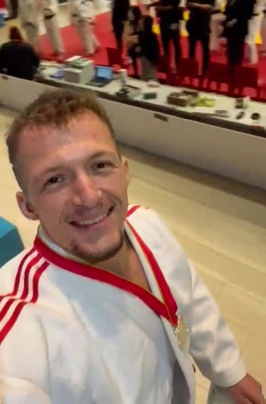 Alexandre Bes Hong-Kong