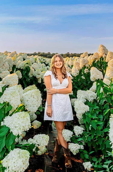 Lancaster PA Senior pictures at Country Joy Flowers by Elizabethtown PA senior picture photographer