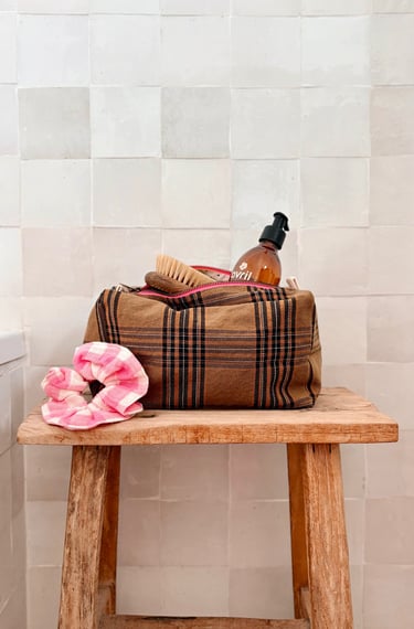 TARTAN CHECK TOILETRY BAG