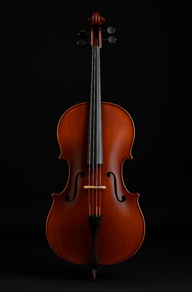 Violoncelo clássico em madeira sobre mesa escura com iluminação quente e suave