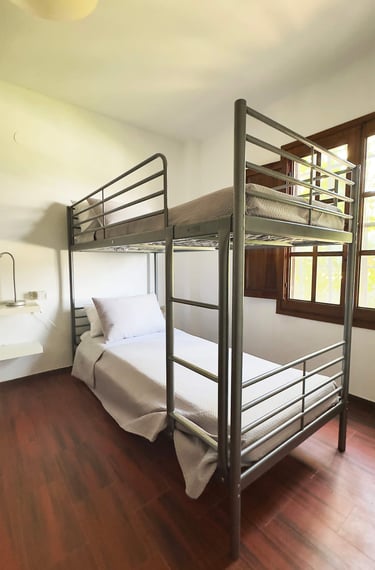 Finca Los Alamos. Casa Rural. Habitaciones Literas