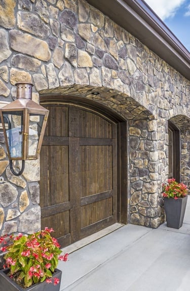 dış cephe dekorasyonunda taş ve kültür taşı uygulaması