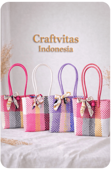 Tas anyaman plastik warna rainbow handmade dari Craftvitas Indonesia dengan desain ceria dan modern