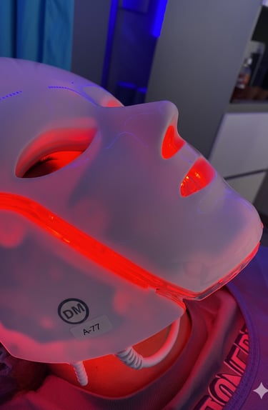 a white mask with red lights on it, aesthetic medicine, medicina, estetica, botox, luces led