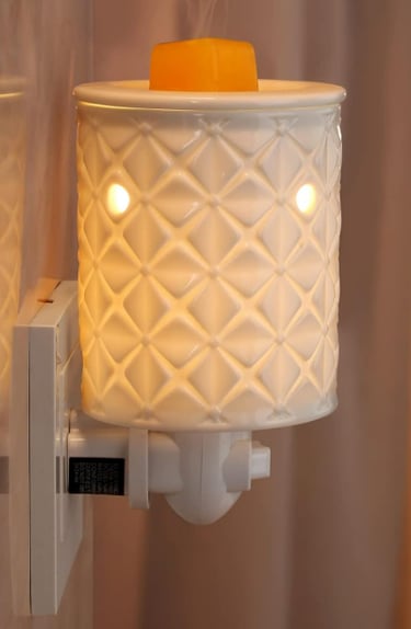 candle warmer that plugs into outlet cream with design