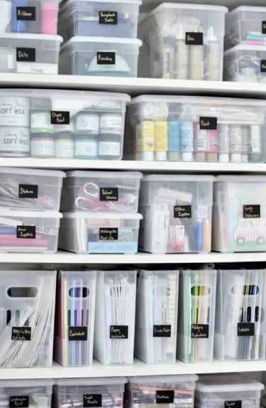 Boîtes avec étiquettes 