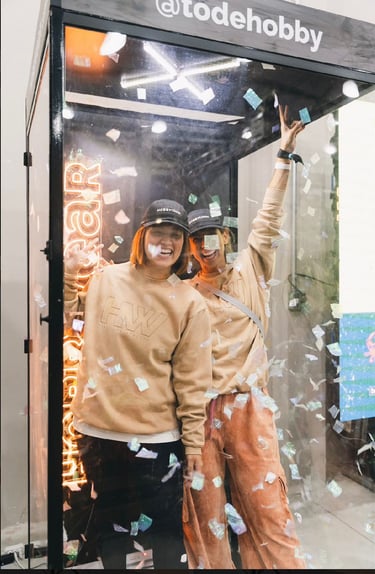 cabine de vento R.A Players com pessoas alegres