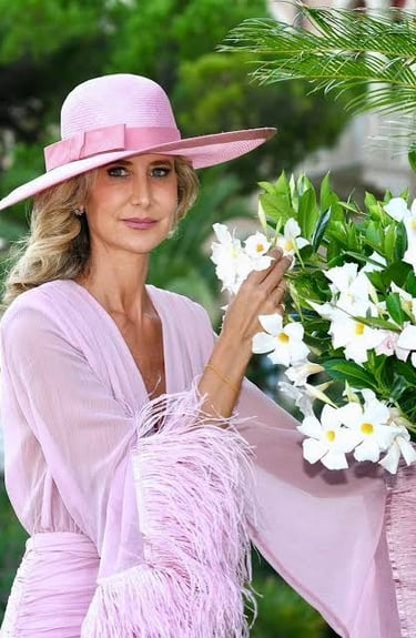 refined hair and makeup with Lady Victoria fashion influence
