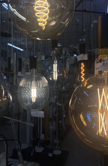 lampadine-estetica-esposizioni-accese