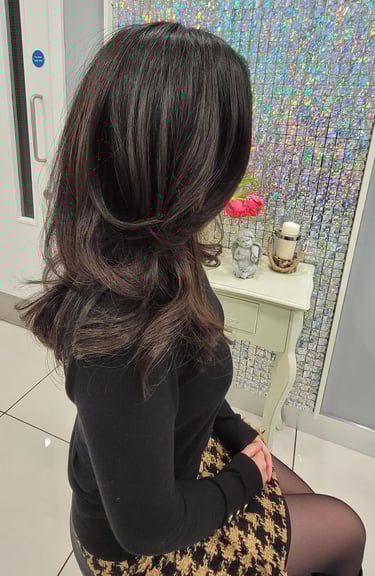 Medium-length blow dry with volume