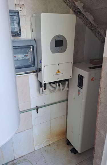 Solar instalation with battery in La Marina