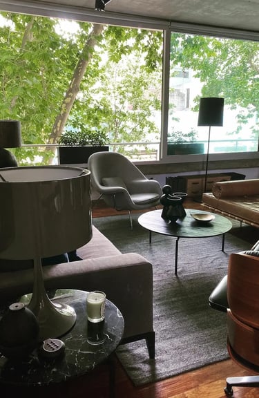 Living luminoso y moderno correspondiente al proyecto Basenses de calle Humboldt en CABA.