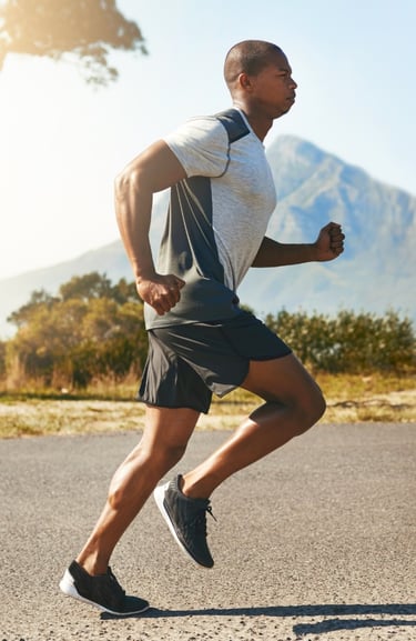Rongzhiyue: Man in sportswear exercising outdoors