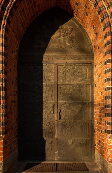 Drzwi do Katedry Poznańskiej