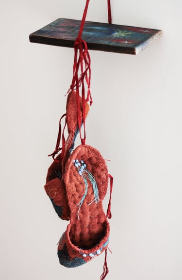 karine-nguyen-van-tham-la nonne de tous les chemins, chaussures brodées