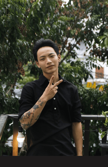 mini tattoo artist