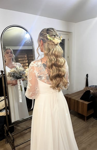 Novia con maquillaje bridal resistente al agua realizado por Lizeth Quevedo