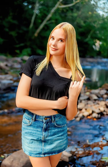 Elizabethtown PA senior pictures taken at Moonstone Manor by a Lancaster PA senior photographer