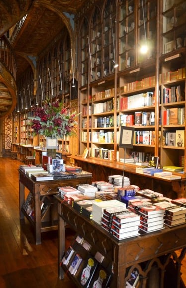 porto-libreria-lello-scaffale