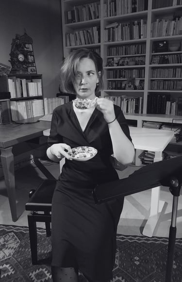 Erica Letailleur joue la pièce de théâtre Zeynep Kaçar à domicile