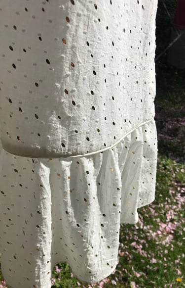 dåbskjole i hvid med guld I skræddersyet 