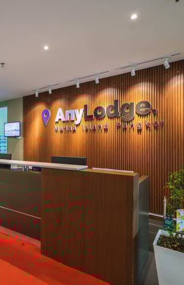 anylodge marina island reception
