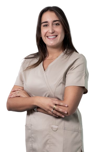 a woman in a scrub suit with a ring on her finger, dentista, Especialista dental, clínica 