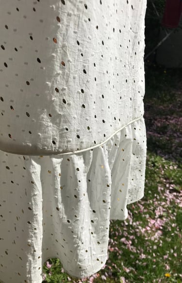 dåbskjole i hvid med guld I skræddersyet