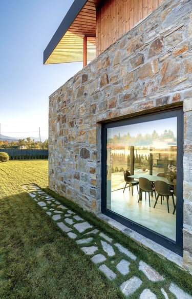 taş ev dış mekân duvar kaplama çalışması