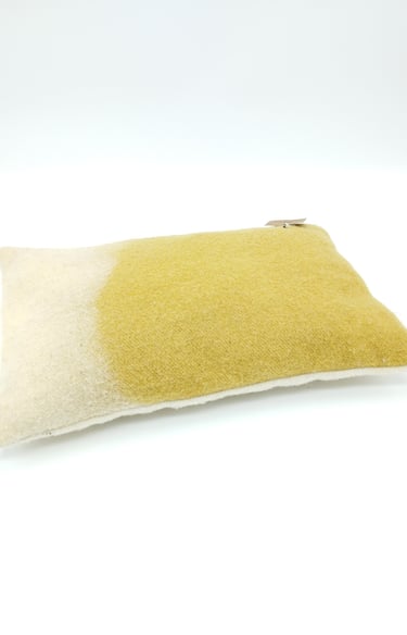 coussin en laine teinture végétale